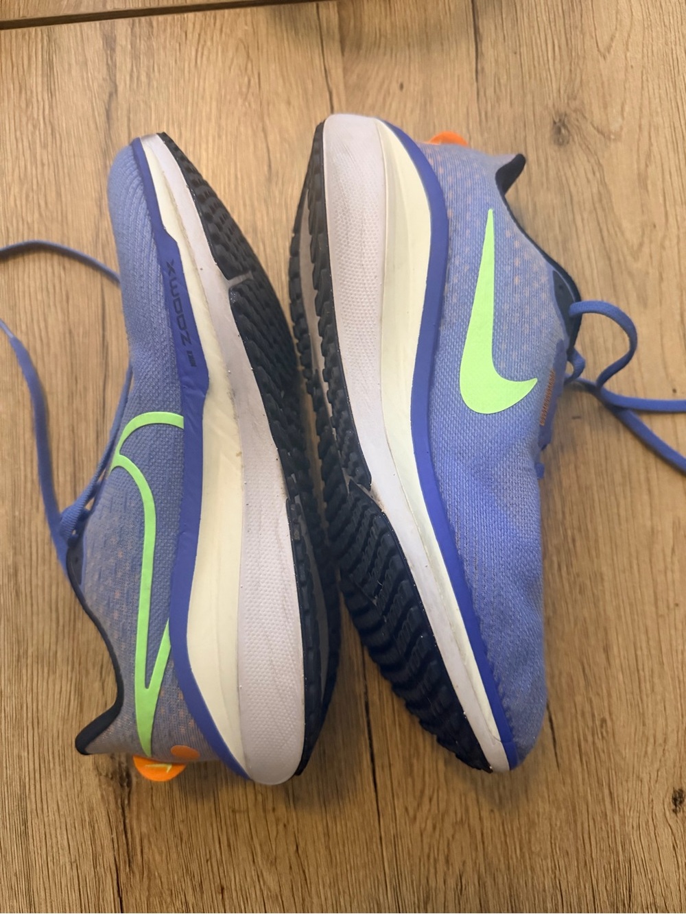 Nike Blue Athletic Running Shoes with Lime Accent - Picture 2 of 5